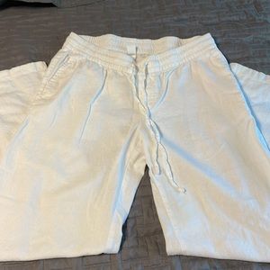 Woman’s White Old Navy linen pants. Size medium